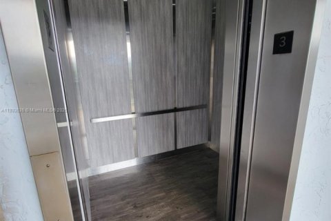 Copropriété à vendre à Miramar, Floride: 2 chambres, 77.29 m2 № 1948210 - photo 19