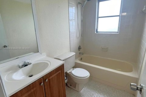 Copropriété à vendre à Miramar, Floride: 2 chambres, 77.29 m2 № 1948210 - photo 12