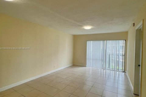 Copropriété à vendre à Miramar, Floride: 2 chambres, 77.29 m2 № 1948210 - photo 6