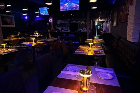 Commercial property in Coral Gables, Florida № 1958470 - photo 5