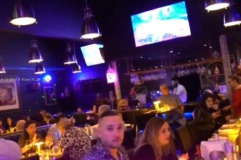 Commercial property in Coral Gables, Florida № 1958470 - photo 9