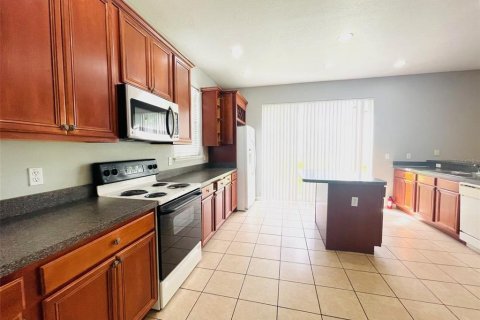Casa en alquiler en Kissimmee, Florida, 3 dormitorios, 209.03 m2 № 1917487 - foto 6