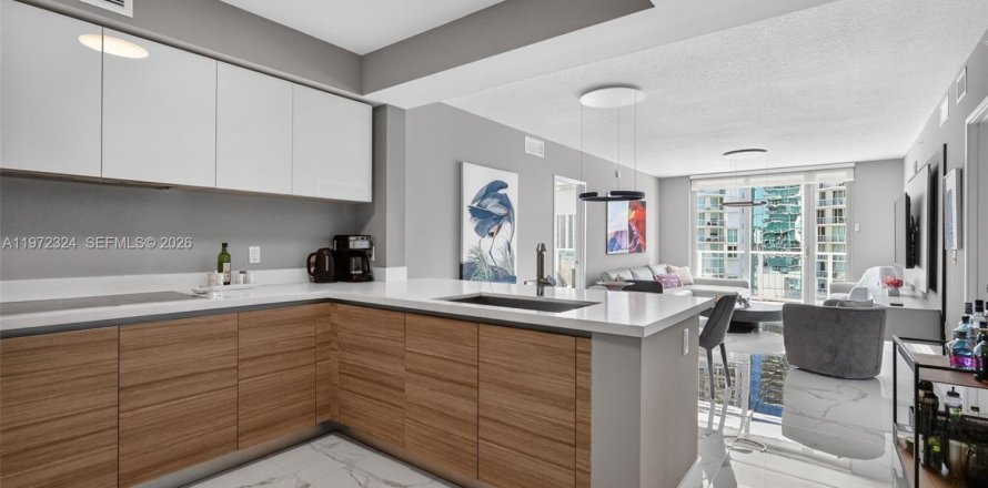Condo à Sunny Isles Beach, Floride, 3 chambres  № 2248016