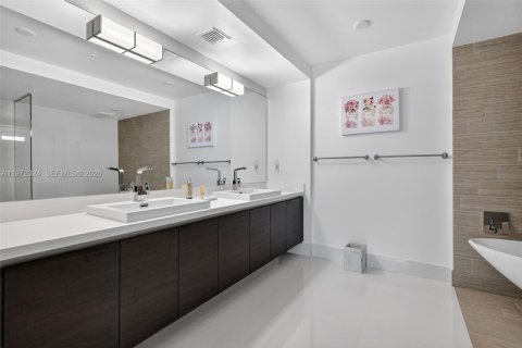 Copropriété à vendre à Sunny Isles Beach, Floride: 3 chambres, 143.16 m2 № 2248016 - photo 23