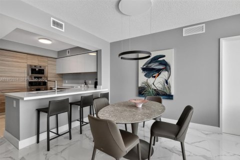 Copropriété à vendre à Sunny Isles Beach, Floride: 3 chambres, 143.16 m2 № 2248016 - photo 4