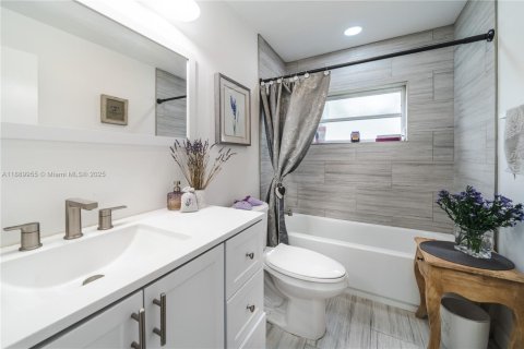 Купить виллу или дом в Бока-Ратон, Флорида 2 спальни, 132.29м2, № 1939041 - фото 16