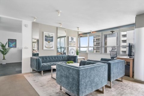 Снять в аренду кондоминиум в Майами-Бич, Флорида 3 спальни, 218.41м2, № 2004767 - фото 4