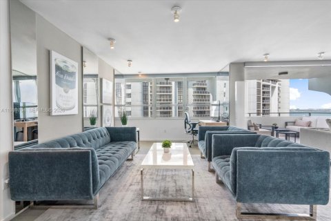 Снять в аренду кондоминиум в Майами-Бич, Флорида 3 спальни, 218.41м2, № 2004767 - фото 7