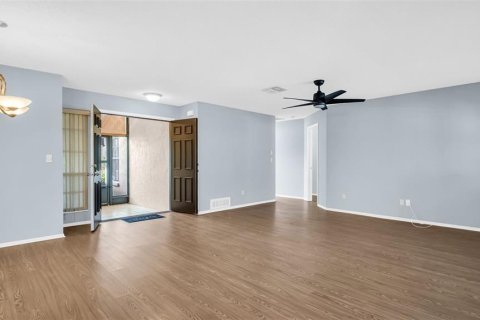 House in Palm Harbor, Florida 2 bedrooms, 114.27 sq.m. № 1448136 - photo 3