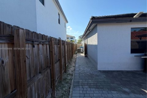 Casa en venta en Homestead, Florida, 3 dormitorios, 176.89 m2 № 1988426 - foto 4