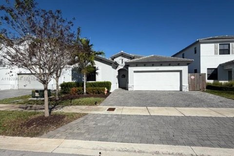 Casa en Homestead, Florida 3 dormitorios, 176.89 m2 № 1988426