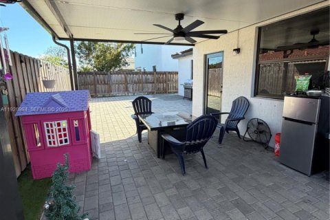 Casa en venta en Homestead, Florida, 3 dormitorios, 176.89 m2 № 1988426 - foto 11