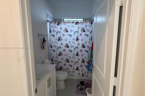 Casa en venta en Homestead, Florida, 3 dormitorios, 176.89 m2 № 1988426 - foto 6