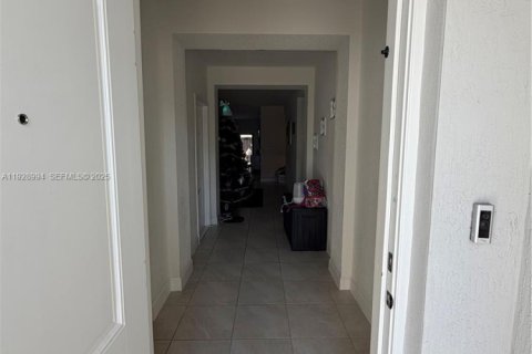 Casa en venta en Homestead, Florida, 3 dormitorios, 176.89 m2 № 1988426 - foto 5