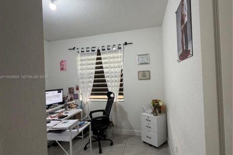 Casa en venta en Homestead, Florida, 3 dormitorios, 176.89 m2 № 1988426 - foto 9