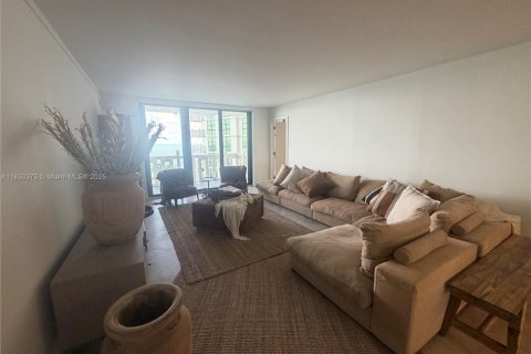 Condo in Key Biscayne, Florida, 2 bedrooms  № 2012652 - photo 7