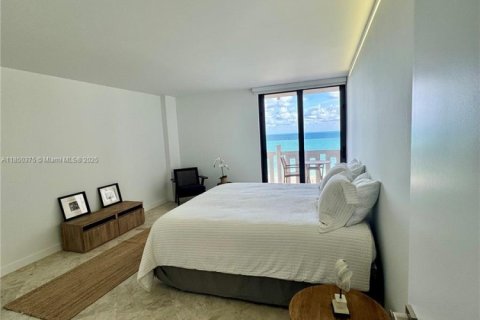 Condo in Key Biscayne, Florida, 2 bedrooms  № 2012652 - photo 29