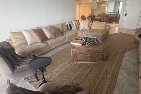 Condo in Key Biscayne, Florida, 2 bedrooms  № 2012652 - photo 10