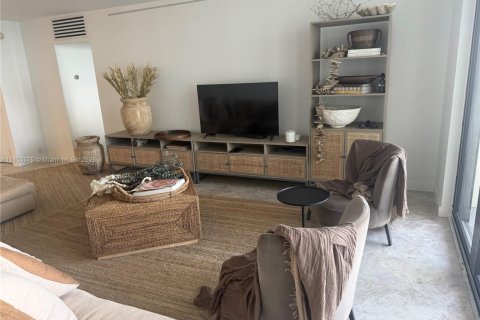 Condo in Key Biscayne, Florida, 2 bedrooms  № 2012652 - photo 11