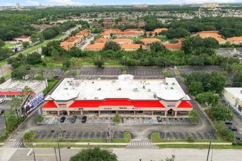 Immobilier commercial à Kissimmee, Floride 826.83 m2 № 2415026