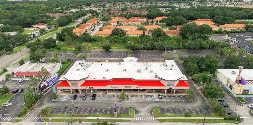 Immobilier commercial à Kissimmee, Floride 826.83 m2 № 2415026