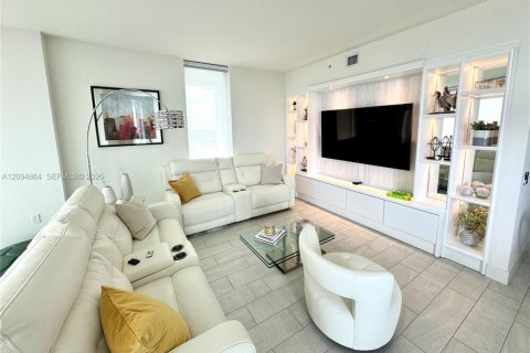 Condo in Sunrise, Florida, 3 bedrooms  № 2383157 - photo 3