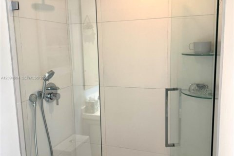 Condo in Sunrise, Florida, 3 bedrooms  № 2383157 - photo 9