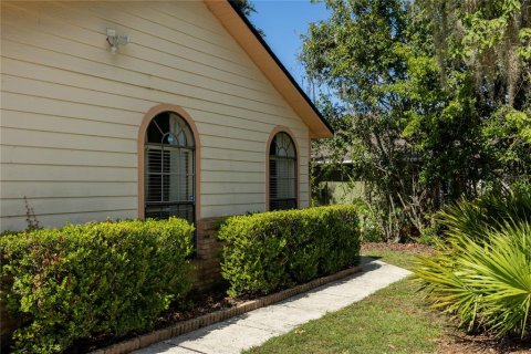 Casa en venta en Gainesville, Florida, 3 dormitorios, 122.91 m2 № 2156782 - foto 2