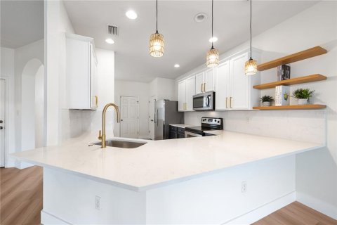 Touwnhouse à vendre à Sarasota, Floride: 3 chambres, 181.53 m2 № 2347665 - photo 15