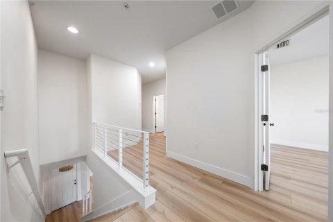 Touwnhouse à vendre à Sarasota, Floride: 3 chambres, 181.53 m2 № 2347665 - photo 24