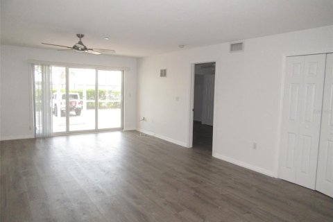 Copropriété à vendre à Punta Gorda, Floride: 2 chambres, 100.06 m2 № 1725190 - photo 4
