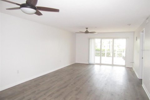 Copropriété à vendre à Punta Gorda, Floride: 2 chambres, 100.06 m2 № 1725190 - photo 5