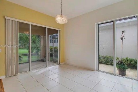 Casa en alquiler en Palm Beach Gardens, Florida, 3 dormitorios № 2387963 - foto 3