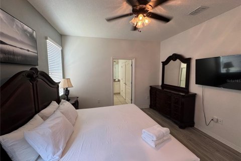 House in Davenport, Florida 6 bedrooms, 303.79 sq.m. № 2121605 - photo 4