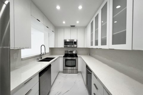 Купить виллу или дом в Плантация, Флорида 4 спальни, 239.13м2, № 1952125 - фото 12