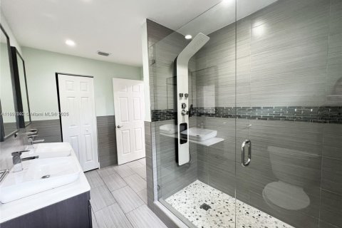 Купить виллу или дом в Плантация, Флорида 4 спальни, 239.13м2, № 1952125 - фото 25