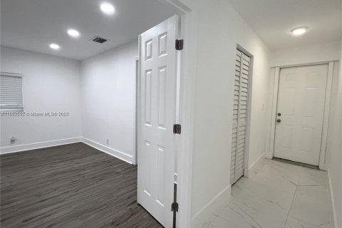 Купить виллу или дом в Плантация, Флорида 4 спальни, 239.13м2, № 1952125 - фото 19