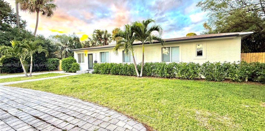 Дом в Плантация, Флорида 4 спальни, 239.13м2 № 1952125