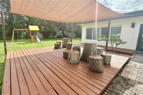 Купить виллу или дом в Плантация, Флорида 4 спальни, 239.13м2, № 1952125 - фото 4