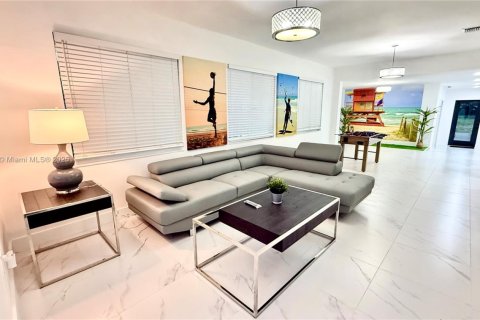 Купить виллу или дом в Плантация, Флорида 4 спальни, 239.13м2, № 1952125 - фото 5