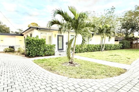 Купить виллу или дом в Плантация, Флорида 4 спальни, 239.13м2, № 1952125 - фото 2