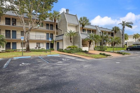 Copropriété à vendre à Lake Worth, Floride: 2 chambres, 93.37 m2 № 2082352 - photo 3