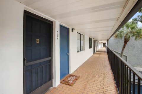Copropriété à vendre à Lake Worth, Floride: 2 chambres, 93.37 m2 № 2082352 - photo 4