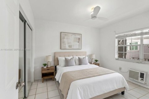 Condo in Miami Beach, Florida, 1 bedroom  № 1994476 - photo 12