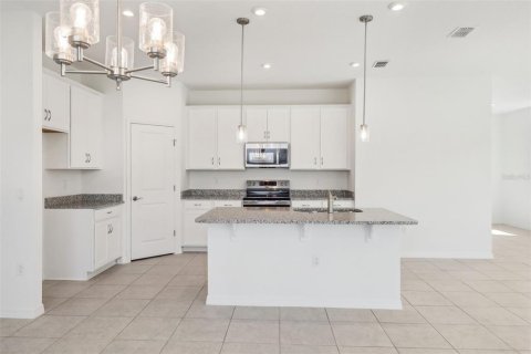 House in Cocoa, Florida 4 bedrooms, 214.88 sq.m. № 1869311 - photo 4