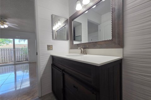 Casa en alquiler en Sunrise, Florida, 3 dormitorios, 97.55 m2 № 1923831 - foto 24