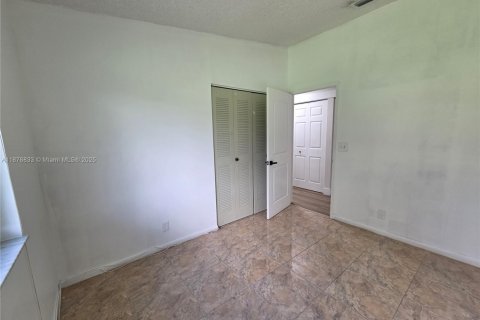 Casa en alquiler en Sunrise, Florida, 3 dormitorios, 97.55 m2 № 1923831 - foto 13