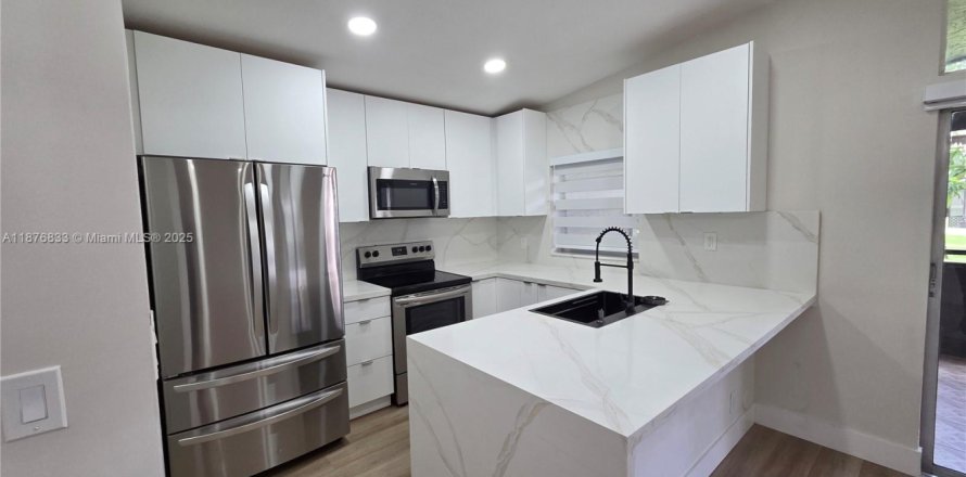 Casa en Sunrise, Florida 3 dormitorios, 97.55 m2 № 1923831