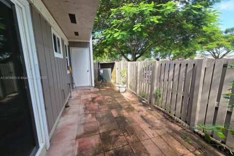 Casa en alquiler en Sunrise, Florida, 3 dormitorios, 97.55 m2 № 1923831 - foto 27