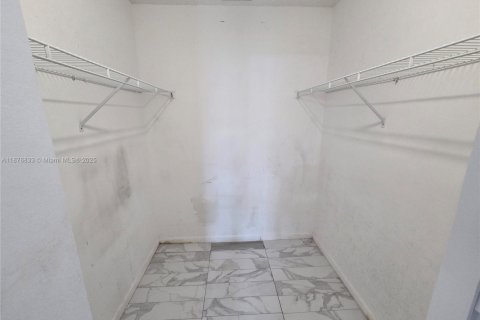 Casa en alquiler en Sunrise, Florida, 3 dormitorios, 97.55 m2 № 1923831 - foto 22